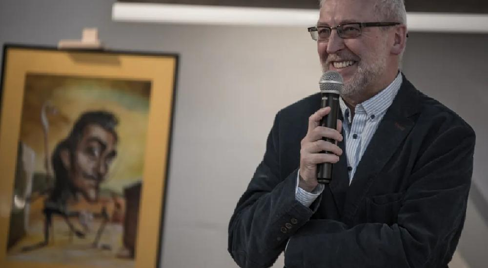 Mariaż Sztuki z Biznesem DARIUSZ ŁABĘDZKI- CZŁOWIEK, KTÓRY LECZY