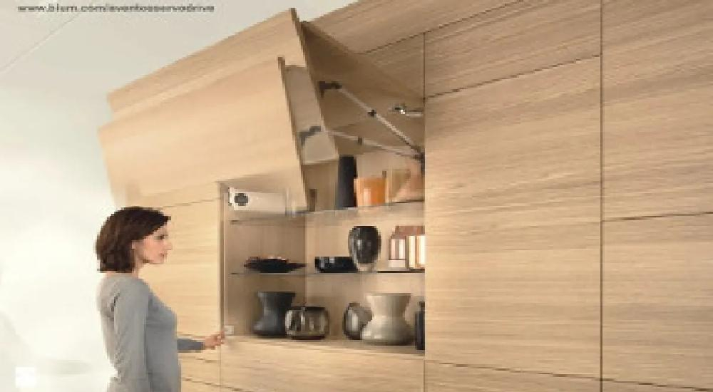 Elektryczne wspomaganie otwierania / Servo / Drive by Blum - Met