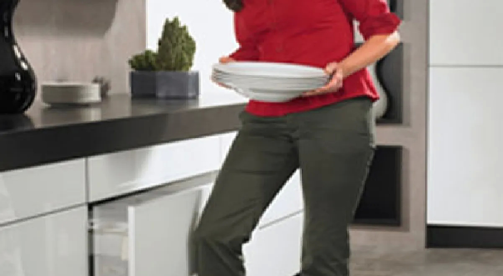 Elektryczne wspomaganie otwierania / Easys by Hettich - Metalmex