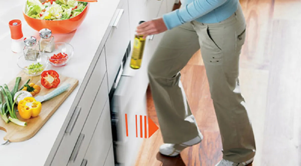 Elektryczne wspomaganie otwierania / Servo / Drive by Blum - Met